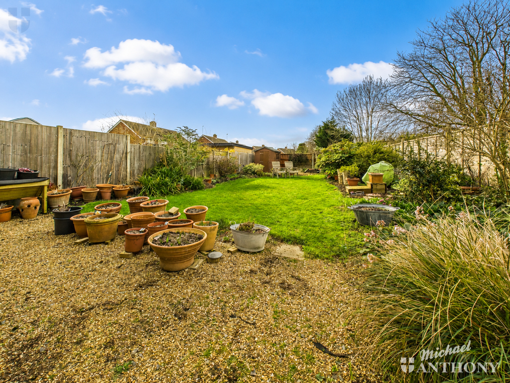 Property photo 3 of 13 364F43c7-31cd-4176-9B98-9A4E9ba25A80 (1)
