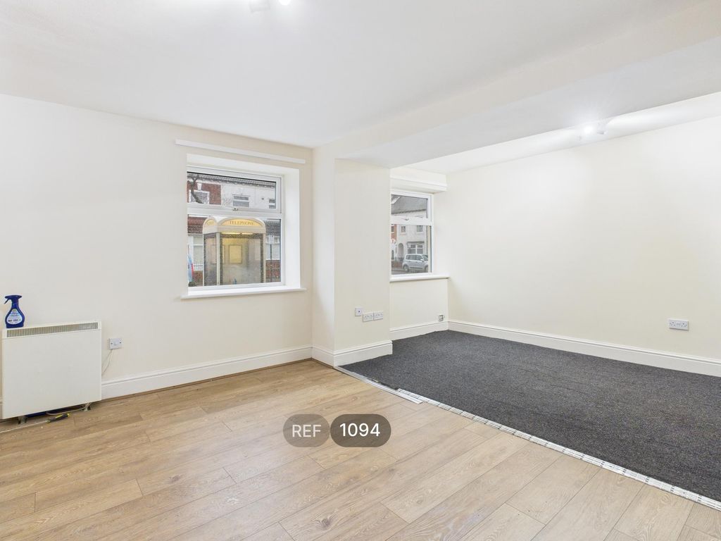 Property photo 3 of 23 Kitchen / Living Area