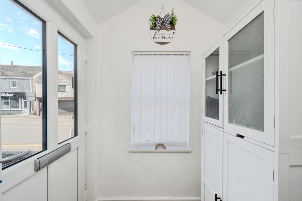 Property photo 2 of 26 Pbox-Img.Jpg