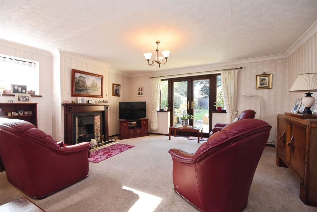 Property photo 3 of 17