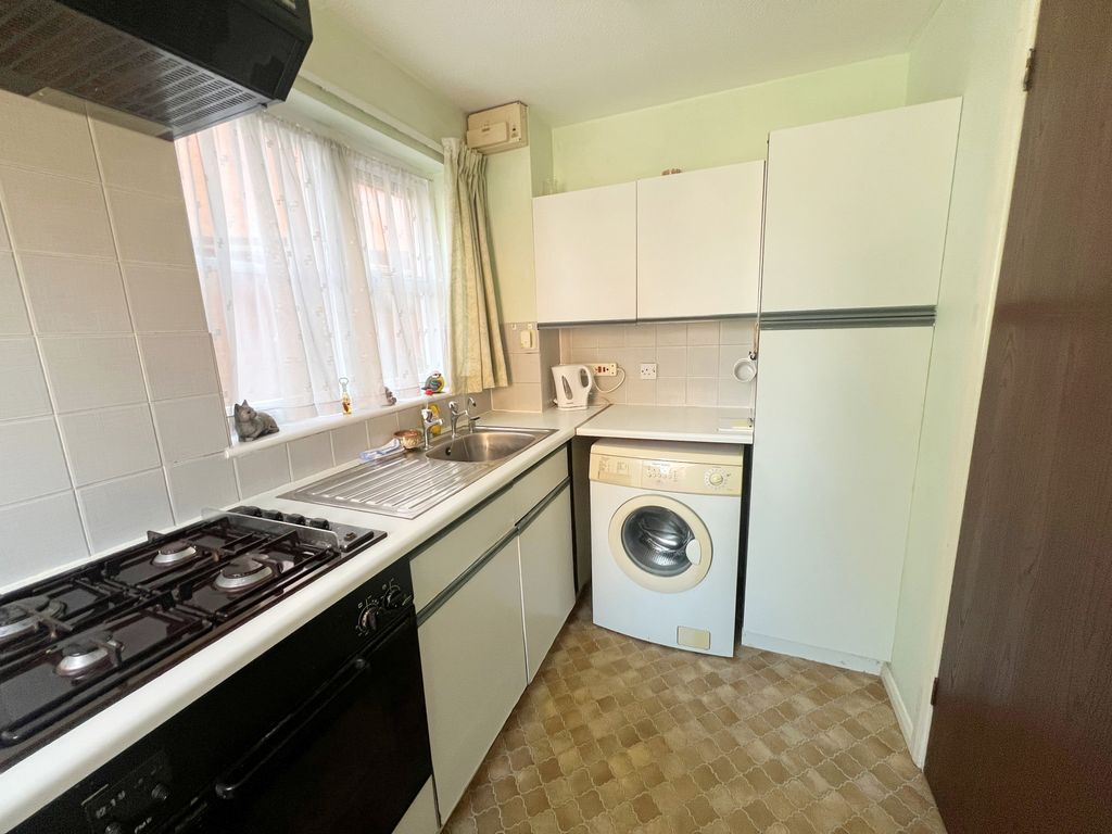 Property photo 3 of 12 Kitchen