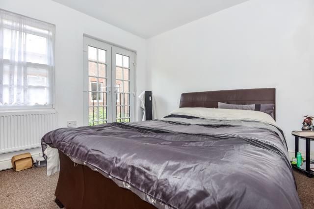 Property photo 3 of 6 Bedroom