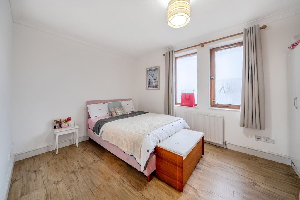 Property photo 2 of 8 Picture No. 06