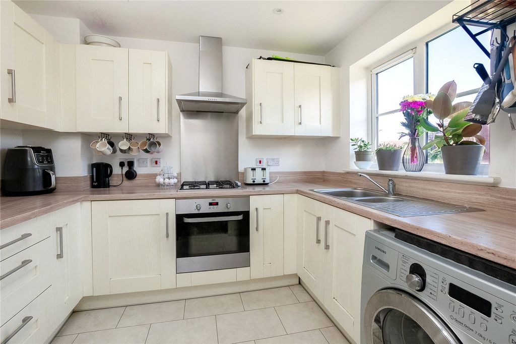 Property photo 2 of 14 Picture No. 05
