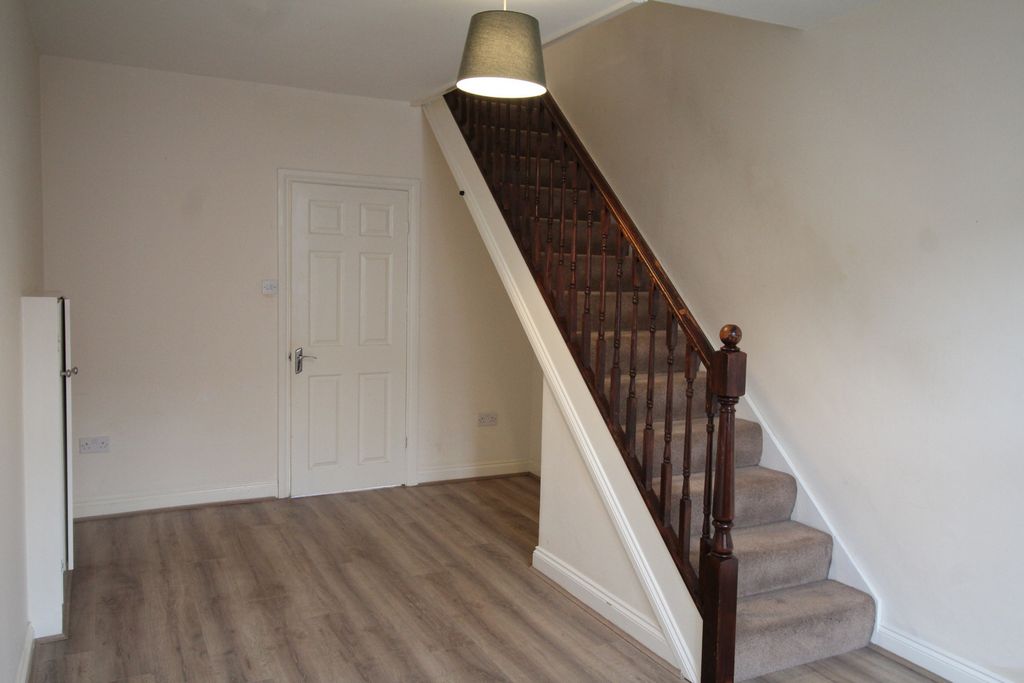 Property photo 2 of 10 Photo 2