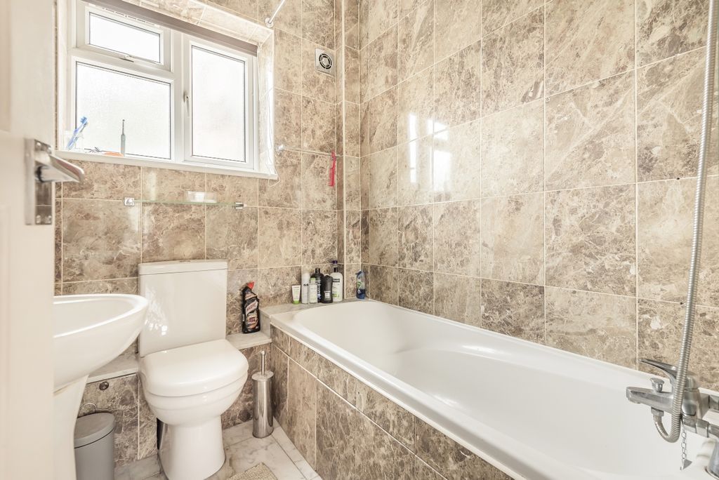 Property photo 3 of 7 640601 (5)