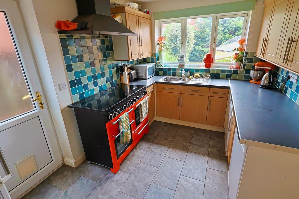 Property photo 3 of 15 Kitchen