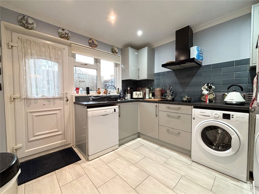 Property photo 2 of 11 Picture No. 05