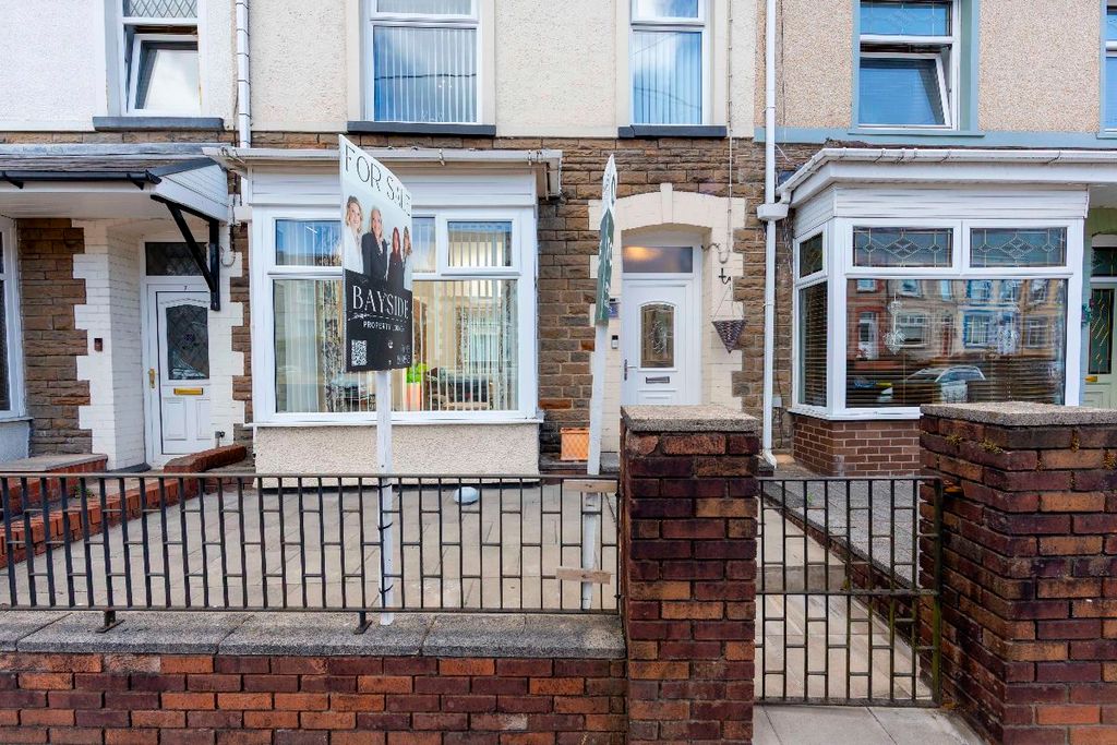 Property photo 3 of 34