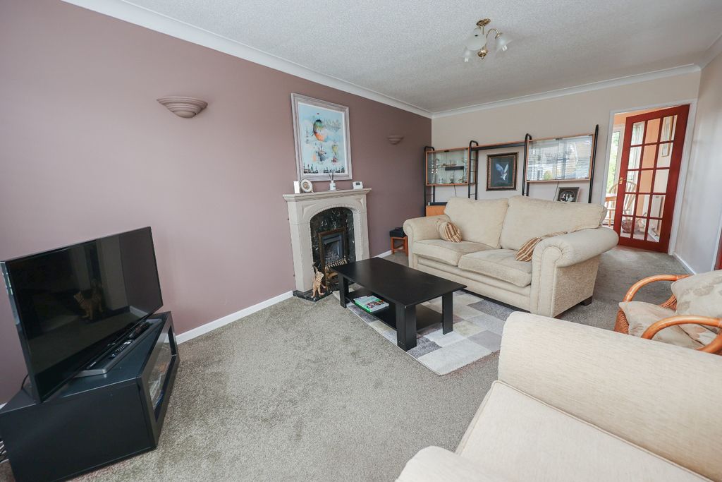 Property photo 3 of 16 4266984