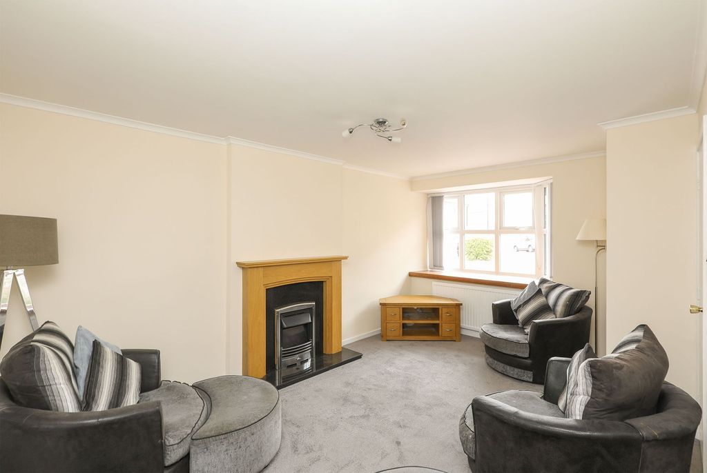 Property photo 2 of 23