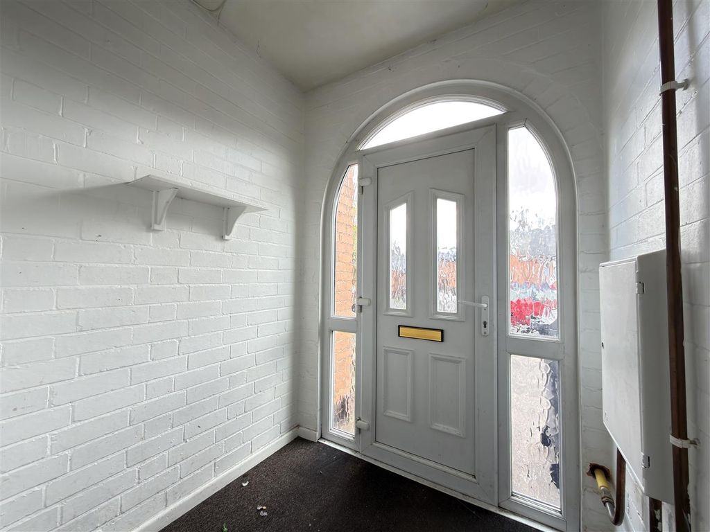 Property photo 2 of 15 Entrance Porch