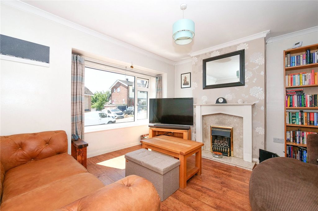 Property photo 2 of 18 Picture No. 13