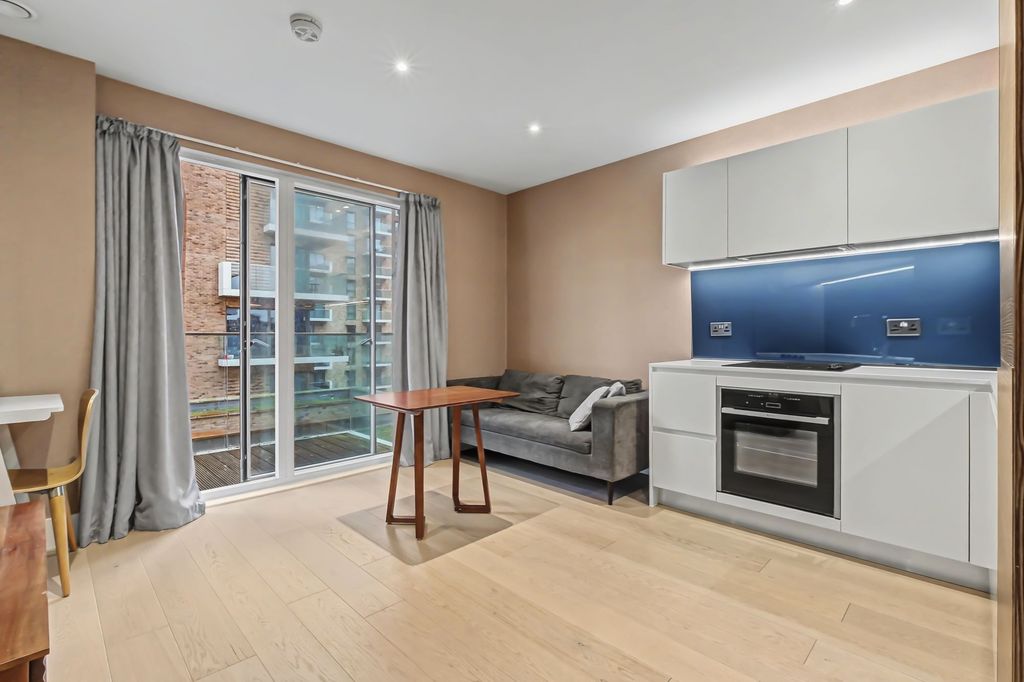 Property photo 3 of 12