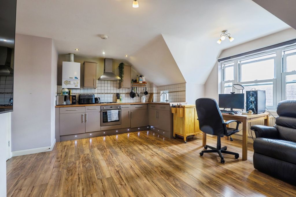 Property photo 1 of 12 Pbox-Img.Jpg