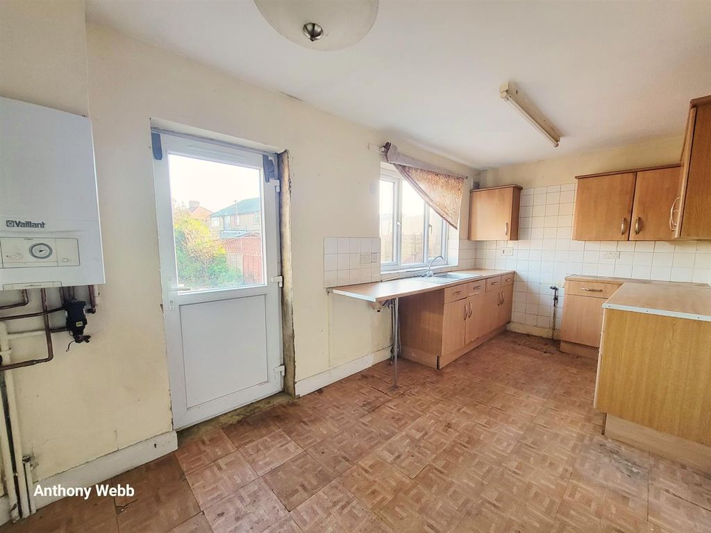 Property photo 3 of 10 Kitchen Diner.Png