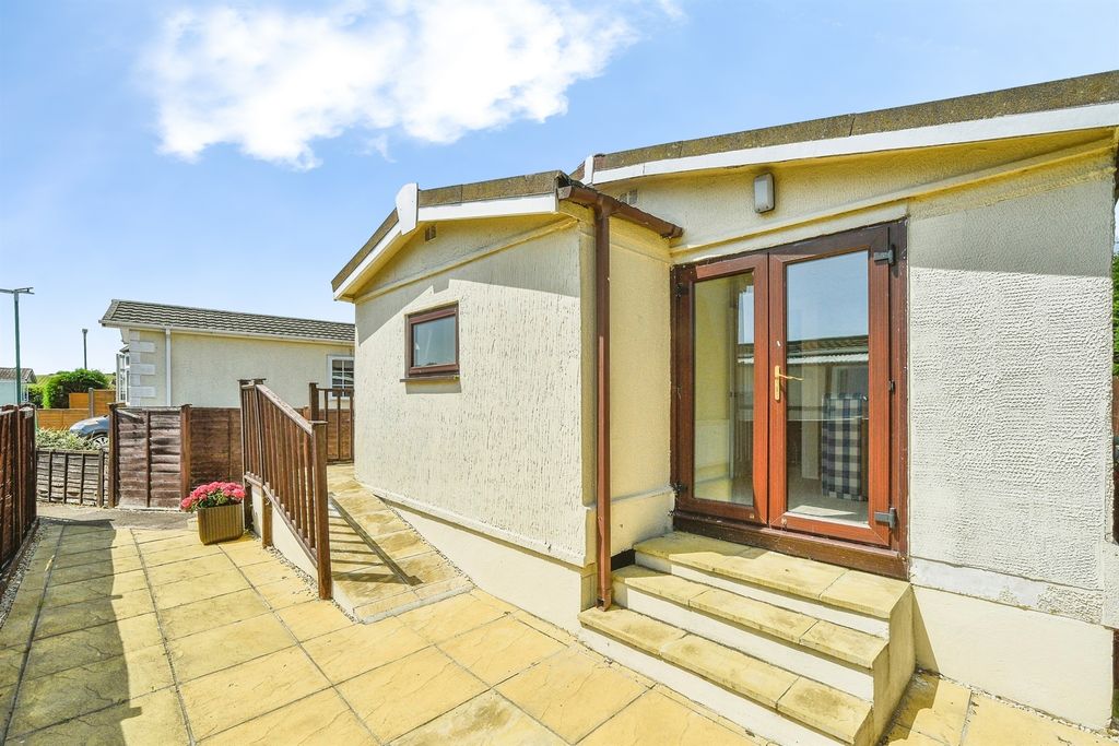 Property photo 2 of 12