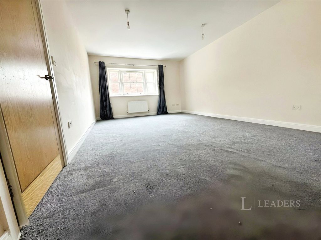 Property photo 2 of 6 Picture No. 15