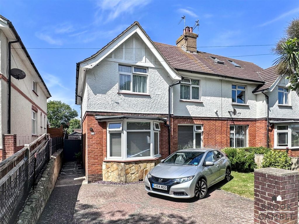 Property photo 1 of 32 01323 438506
