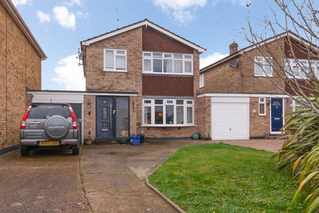 Property photo 1 of 11 Front