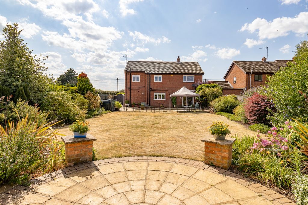 Property photo 2 of 45 5233745
