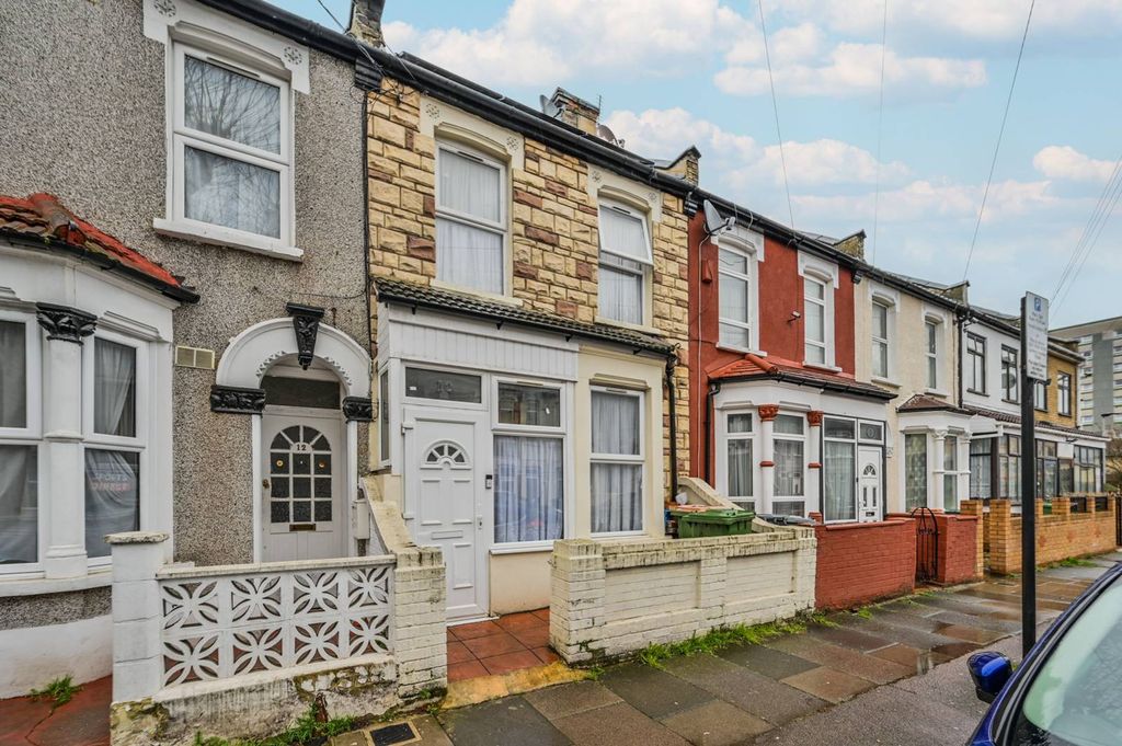 Property photo 2 of 17