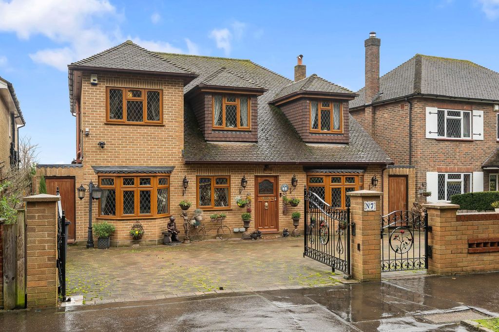 Property photo 1 of 34