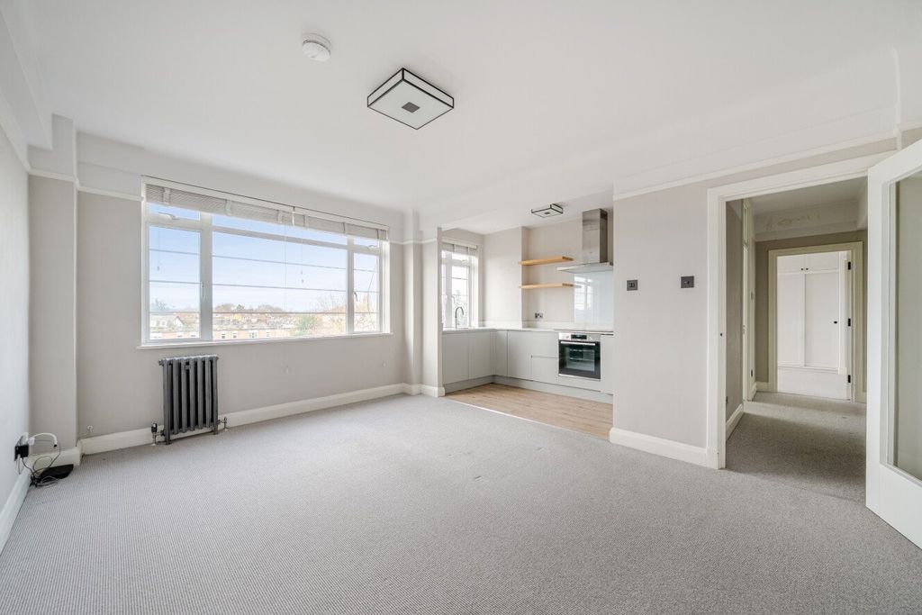 Property photo 1 of 22 Picture No. 12