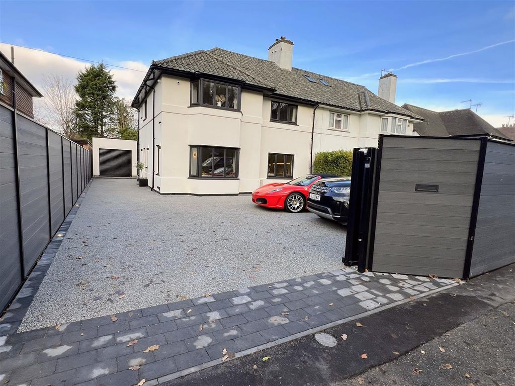 Property photo 1 of 16 1 -558 Front.Jpg