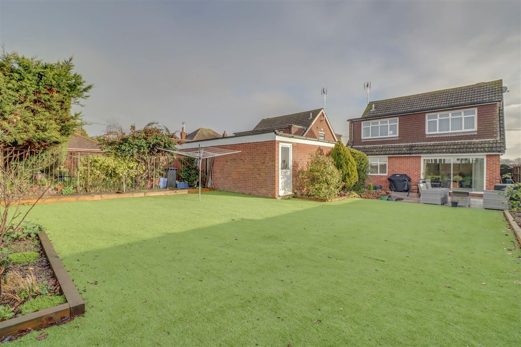 Property photo 2 of 18 35 Swan Lane New Ip-18.Jpg