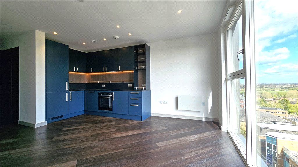 Property photo 3 of 10 Kitchen