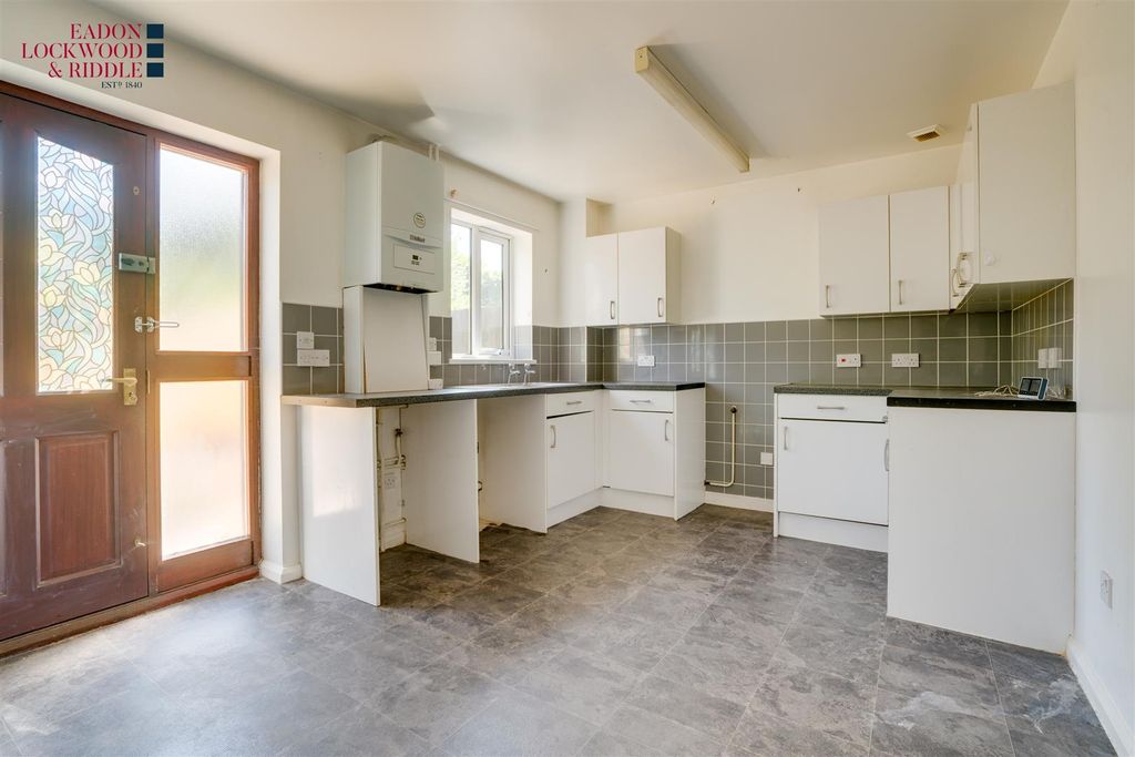 Property photo 2 of 15 Kitchen Diner