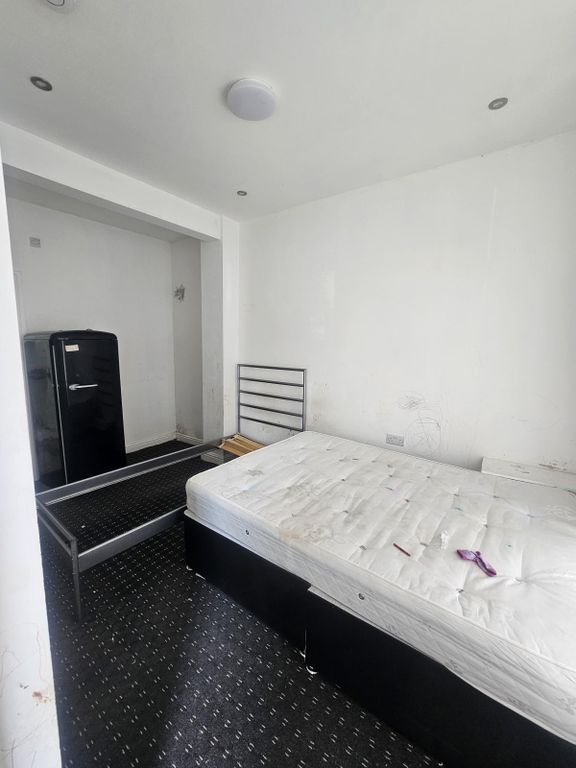 Property photo 3 of 9 Gallery