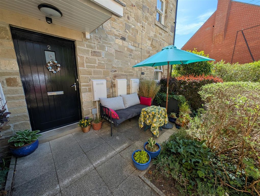 Property photo 1 of 28 Outside