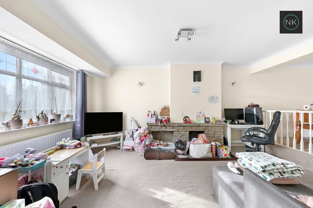 Property photo 3 of 20 5676263