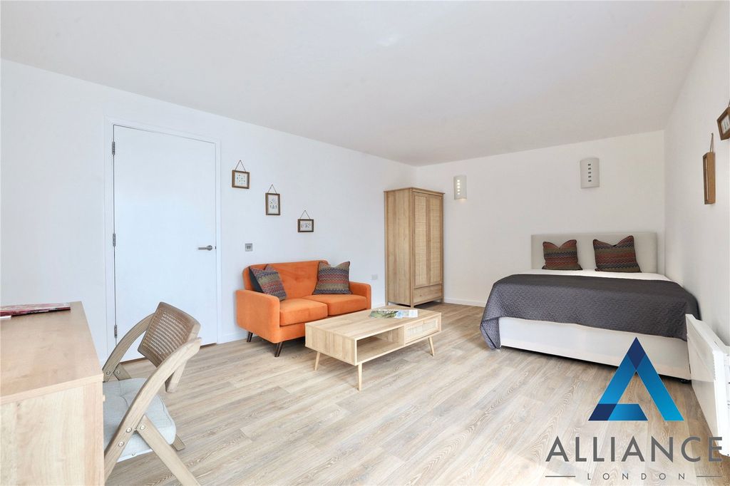 Property photo 2 of 13 Picture No. 20