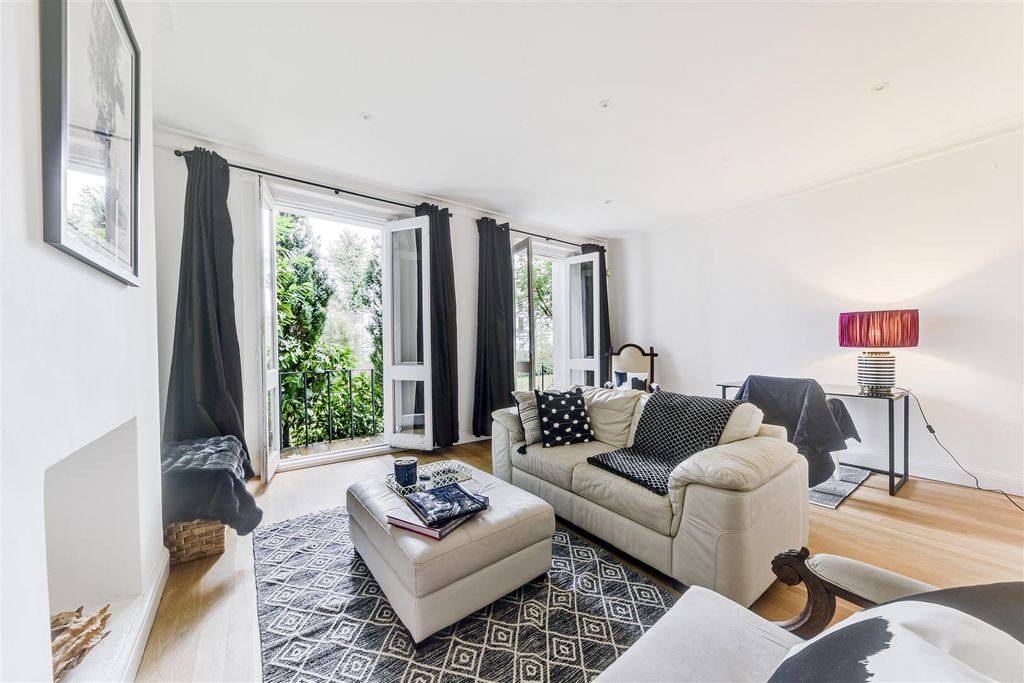 Property photo 3 of 12 B, 67 Blomfield Road-11.Jpg