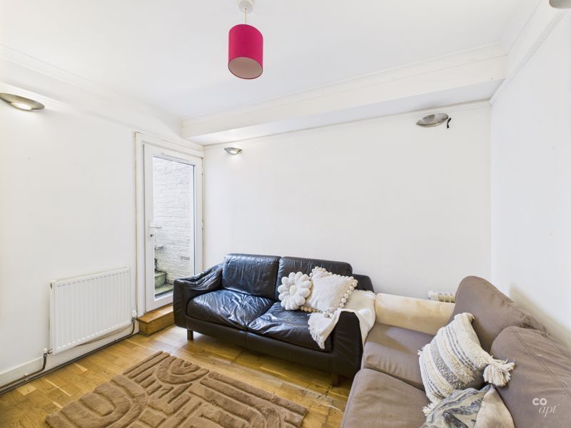 Property photo 3 of 15 Photo 10