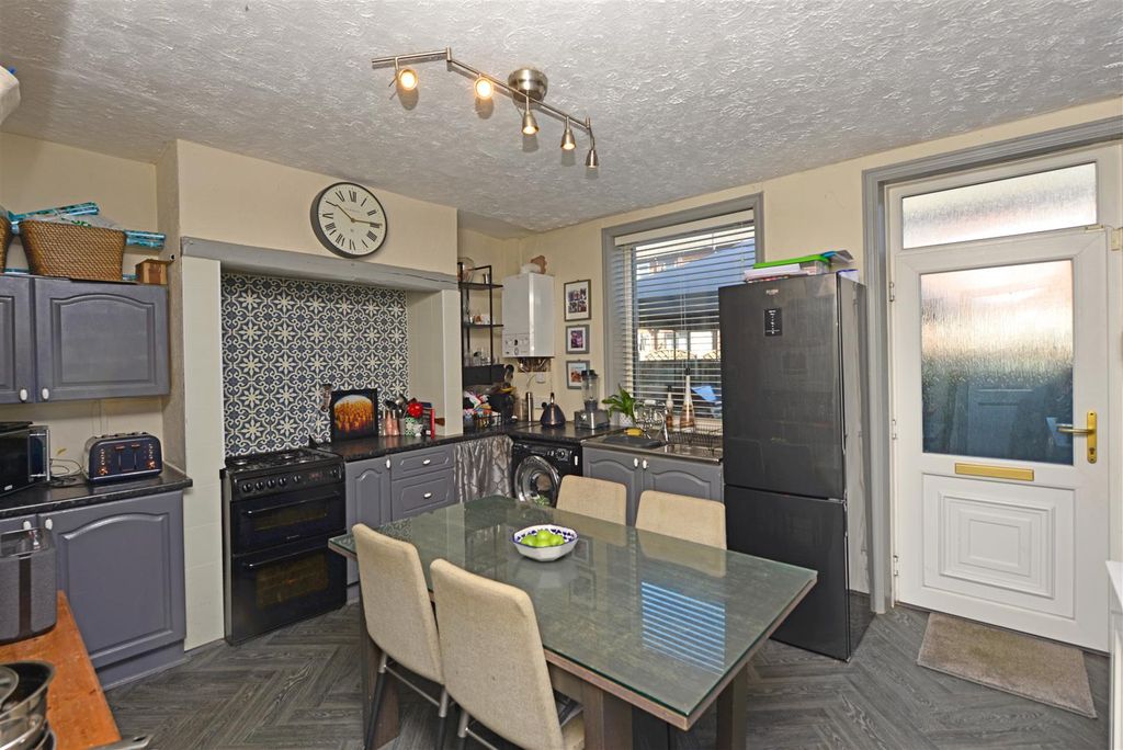 Property photo 2 of 23 Open Plan Kitchen / Diner: