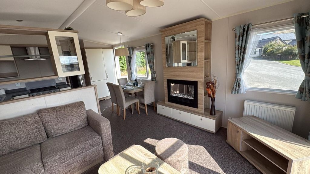 Property photo 1 of 12 Avonmore 2