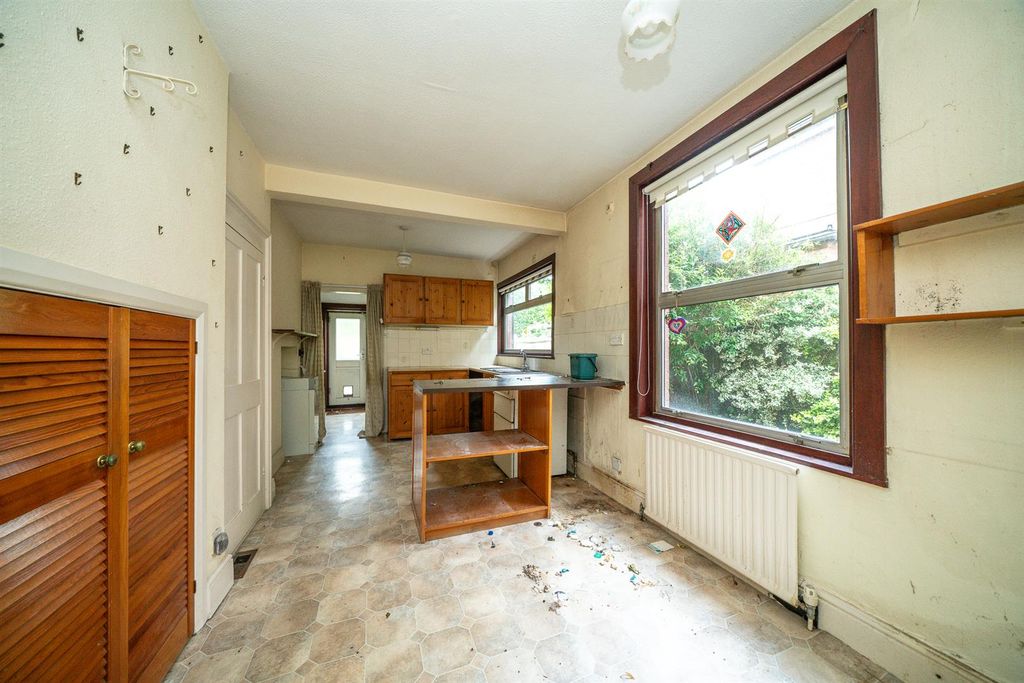 Property photo 3 of 21 23-Glenferrie-Road-1006.Jpg