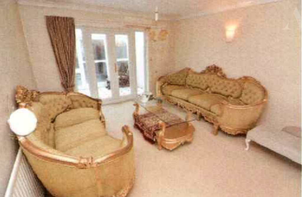Property photo 3 of 11 12 Woodwells Lounge x 3