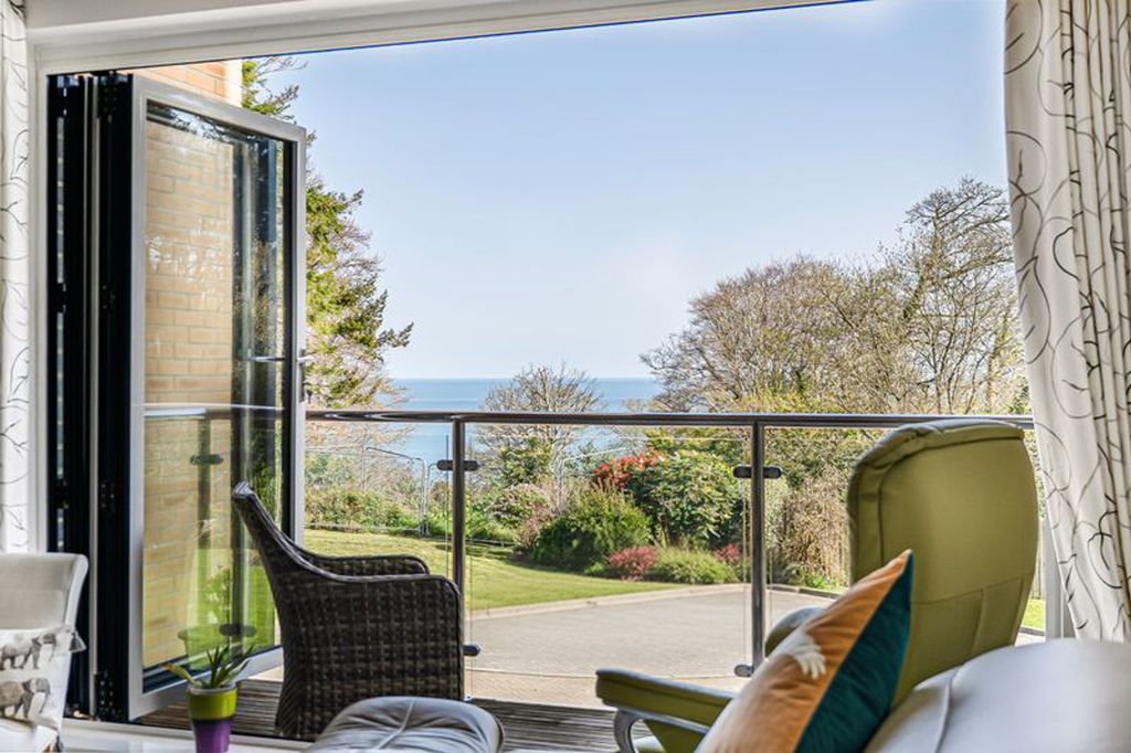 Property photo 2 of 21