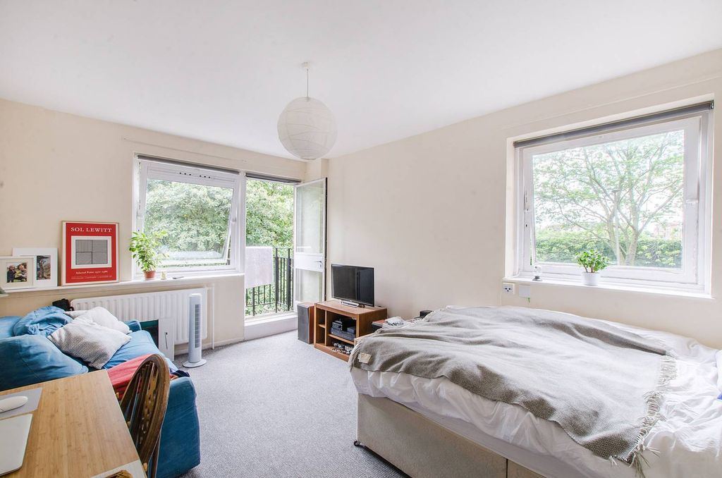 Property photo 1 of 3