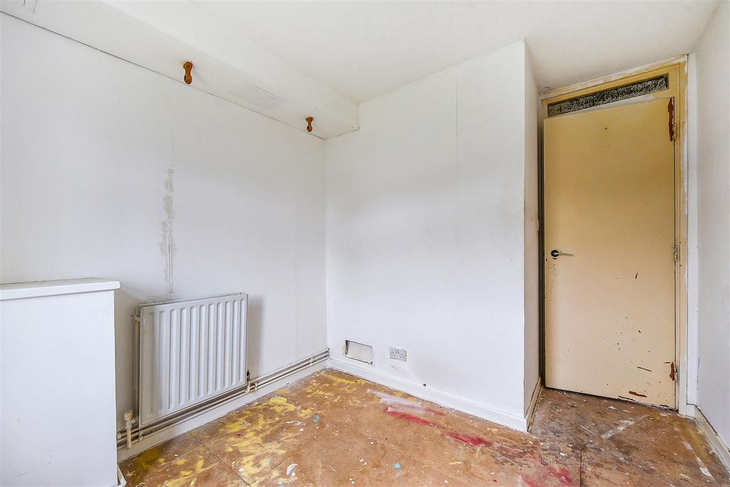 Property photo 2 of 12 Ph13_6266215.Jpg