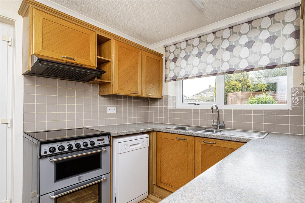 Property photo 3 of 29 Kitchen