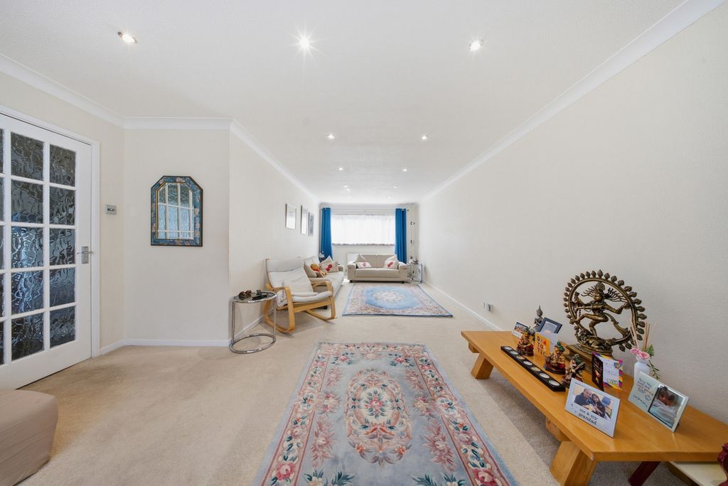 Property photo 2 of 19