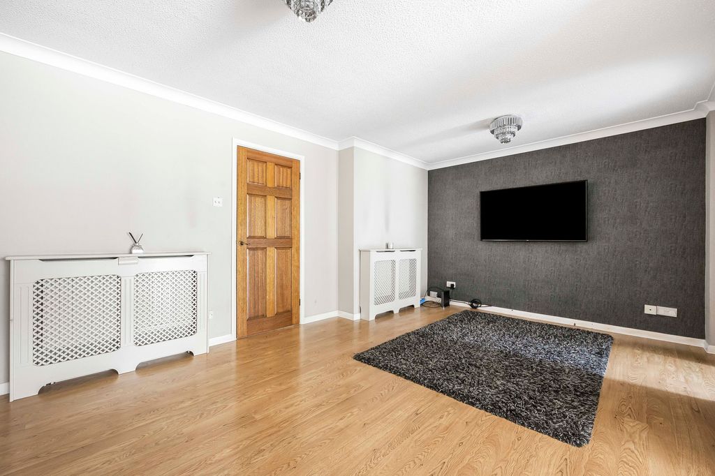 Property photo 1 of 25