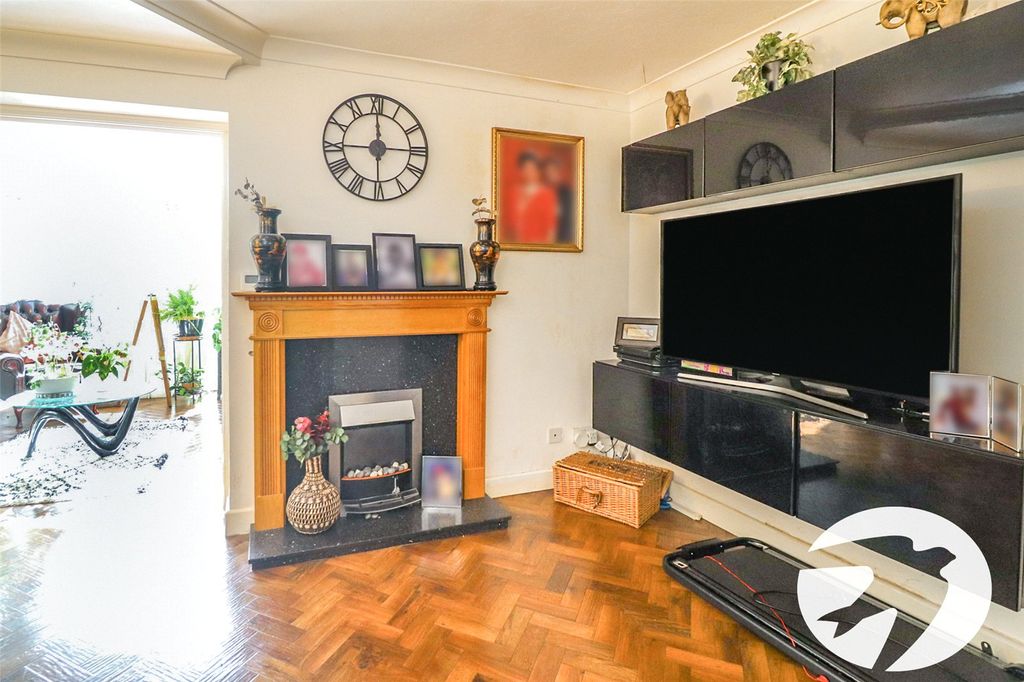 Property photo 3 of 24 Picture No. 33