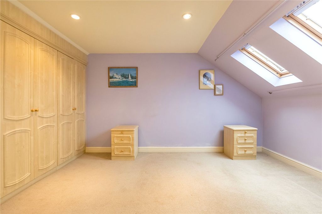 Property photo 3 of 24 Bedroom 1